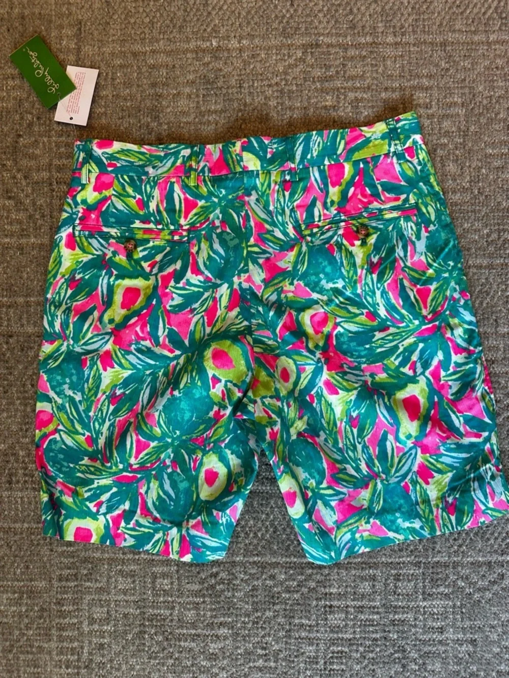 NWT Men's Lilly Pulitzer Guac and Roll men’s shorts size 32